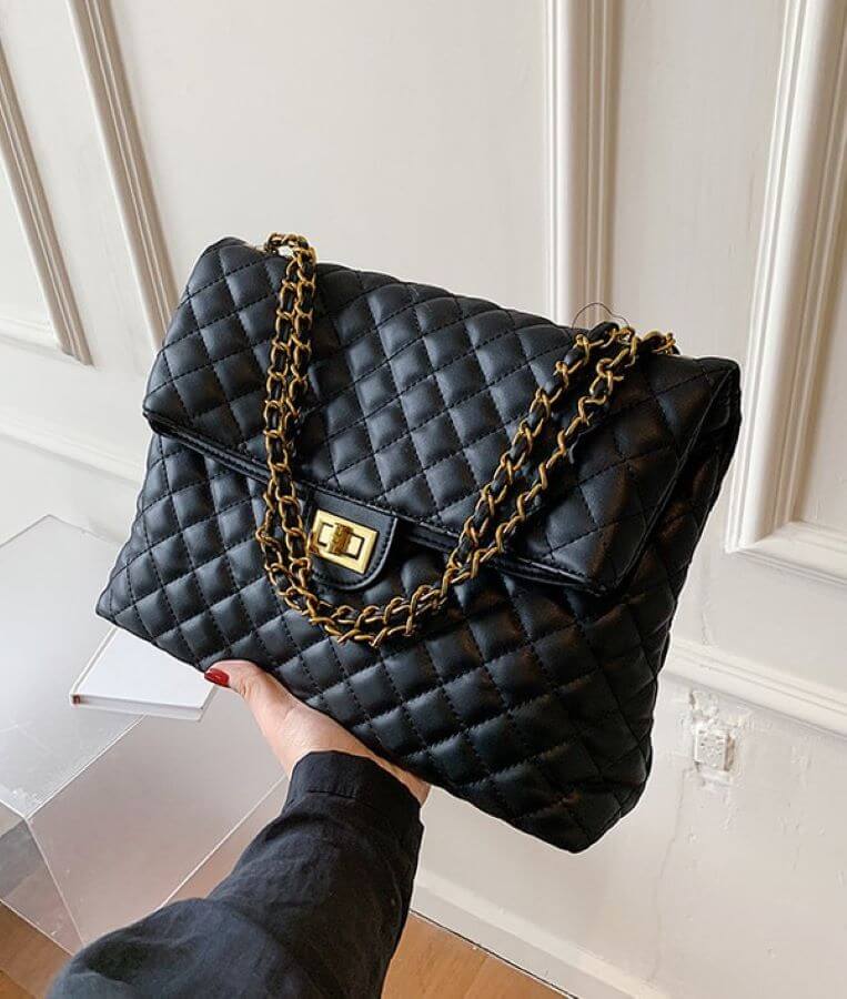 Black Quilted Chain Shoulder Bag – Jolie Vaughan Boutique
