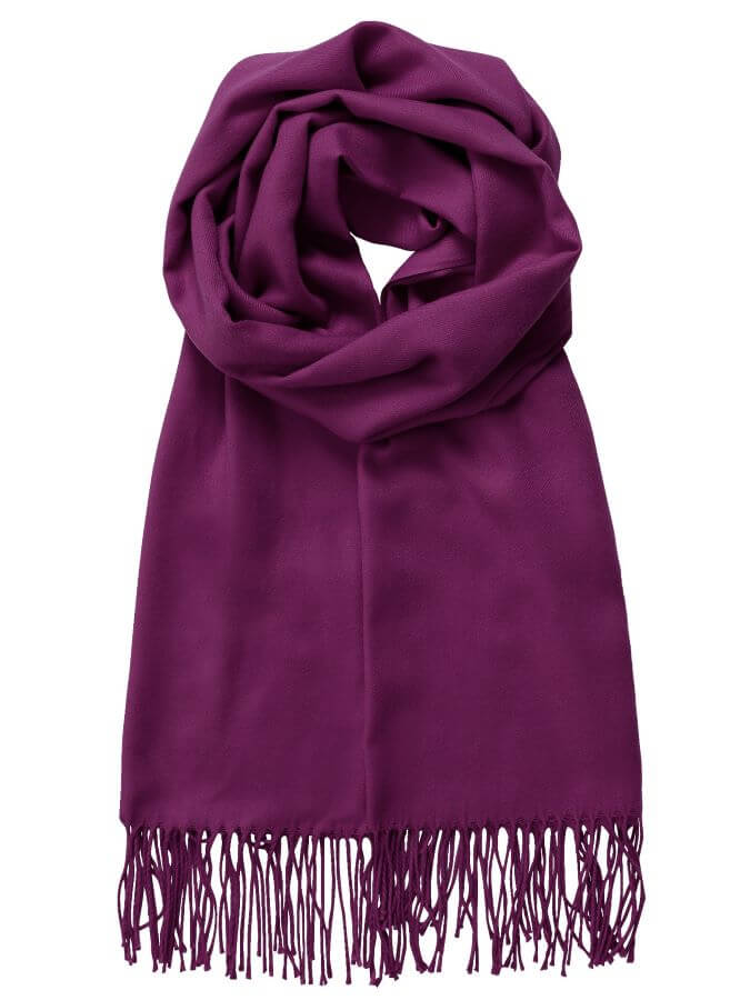 Serving both function and fashion, an oblong scarf is a must-have when the temperature drops. Our silk-rich fabrics have a beautiful drape, as well as lend vibrancy to florals, animal prints, and bold geometric patterns. These pieces add instant visual interest worn against a smart jacket or tucked into a cozy coat, as well as keep you warm and comfortable.
