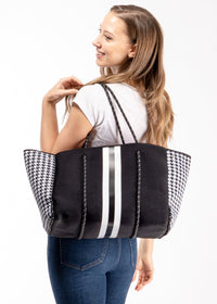 trendy gameday outfits- trendy game day outfits- tailgate outfits fall- southern tailgate outfits- southern game day outfits- outfits for game day- fall tailgating outfits- fall tailgate outfits- fall gameday outfits- fall game day outfits- bama gameday outfits- alabama game day outfits- alabama football game day outfits