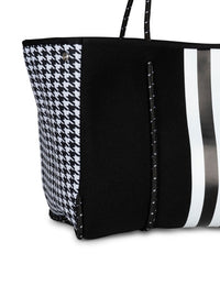 white gameday outfits- white game day outfits- tailgate outfits fall- tail gate outfits- southern tailgate outfits- southern game day outfits- game day outfits for women- game day outfits- fall tailgating outfits- fall tailgate outfits- fall gameday outfits