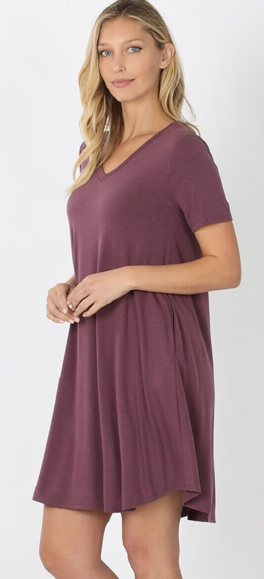 Maroon t best sale shirt dress outfit