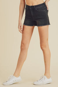 are jean shorts in style 2021, best jean shorts for thick thighs, zara high rise denim shorts, jean shorts for thick thighs, levi 501 jean shorts, stretchy denim shorts, dad jean shorts, zara jean shorts, how to fray jean shorts, short jeans for women, jean shorts with fringe, zara shorts, Zara, what to wear with jean shorts, fringe jean shorts, jean shorts near me, cotton on, garage jean shorts, baggy jean shorts, green denim shorts