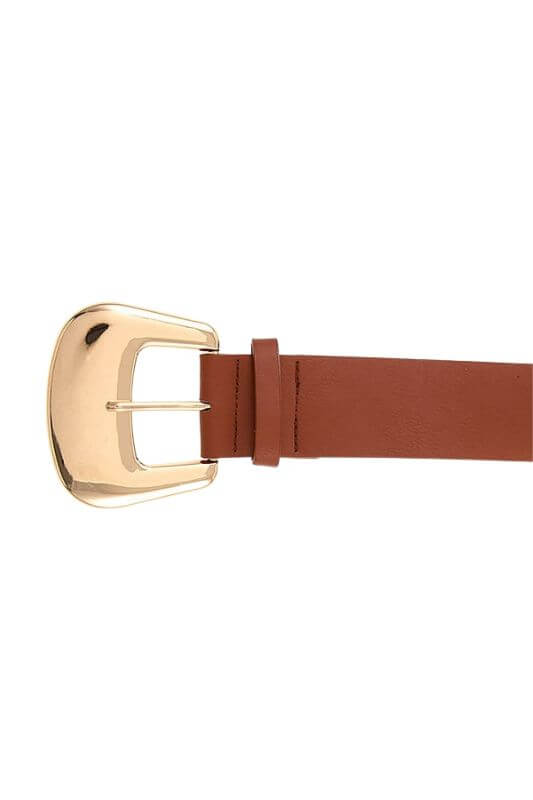 The Large Buckle Belt is the perfect accent for your outfit. The large buckle gives you a dramatic touch! Wear it with jeans, skirts, or dresses. No matter what your day entails, this belt will have you looking great!
