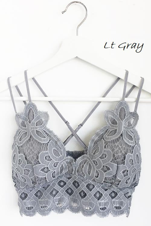 Crochet Lace Bralette in White FINAL SALE, Madi Savvy Boutique, Women's  Boutique