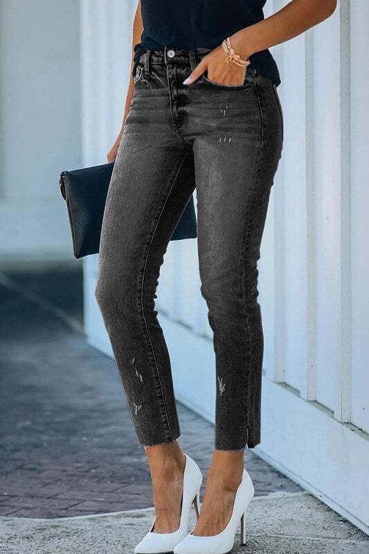 Mature womens jeans, winter fashion, fashion over40, curvy girl, midsize fashion-Fitover50-agepositive-50plus-bestager-over50style-antiagingskincare-skincare-beautyatanyage-beauty-styleover40-beautyover50